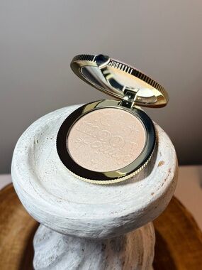 Too Faced Moon Crush Highlighter in Shooting Star